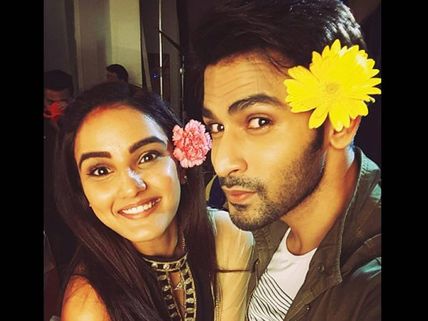 Zee TV's Tashan-E-Ishq Is Now A Year Old; A Look At The Off-screen Masti Of The Actors!