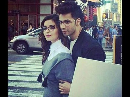 Leaked Picture! Alia Bhatt & Varun Dhawan Spotted COZYING UP In USA!