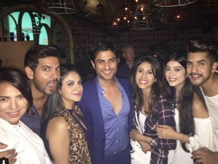 Bigg Boss 9 Gang - Keith, Rochelle, Priya & Others Reunite; Thanks To Kishwer Merchant! (PICS)