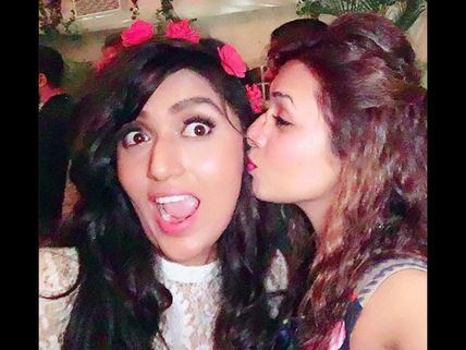 Yeh Hai Mohabbatein Actress Shireen Mirza Parties With Divyanka, Vivek, Aly & Others (PICS)