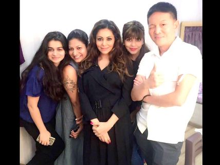 Don’t Miss! Gauri Khan’s Latest Picture From An Ad Shoot Will Make Shahrukh Go Weak On His Knees!