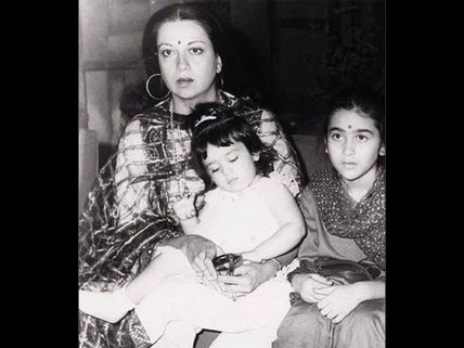 DON'T MISS! 17 Unseen Baby Pictures Of Pregnant Kareena Kapoor Khan Which Are Beyond Cute!