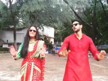 Mona Singh & Vivek Dahiya Shake Legs For 'Beat Pe Booty' In Their Own Way & It’s Awesome! 