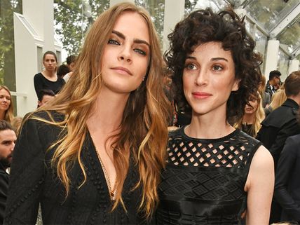Cara Delevingne, Swayed Away In Love With St Vincent 
