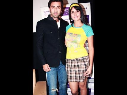 Shameful! Ranbir Kapoor Showed Katrina Kaif's Text Messages To His Friends? 