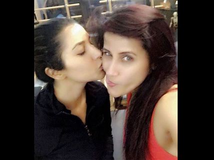 After Deepika Padukone, Sophie Choudry Kisses Celebrity Trainer Yasmin Karachiwala On The Cheeks!