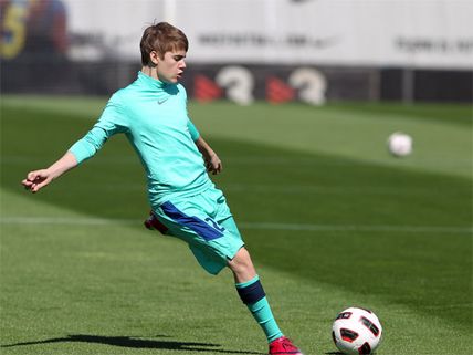 Justin Bieber To Star Alongside Cristiano Ronaldo In A Movie About Football