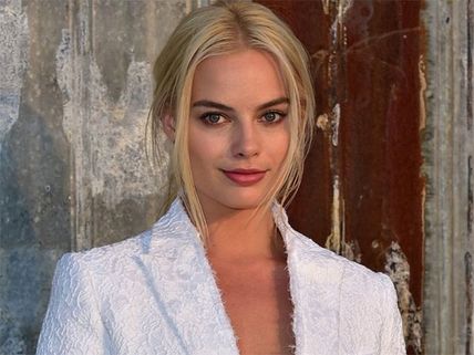 Prince Harry Can Text Pretty Fast: Margot Robbie 