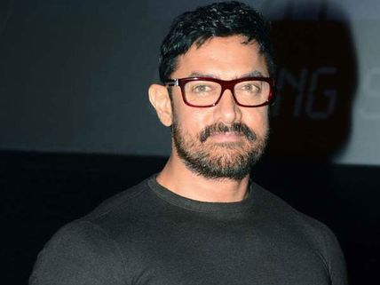 Aamir Khan Hosts A Special Screening Of Dangal For Shabana Azmi & Here's Her Verdict On The Movie!