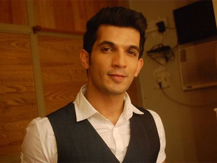 Not Shaleen, But Arjun Bijlani Is The Lead Opposite Drashti Dhami ‘Pardes Mein Hai Mera Dil'! 