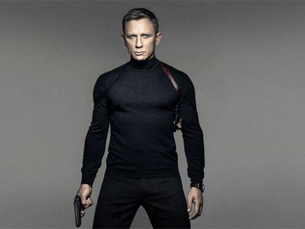 Daniel Craig Offered 1000 Crores To Reprise  James Bond Role