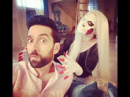 Oops! Did Nakuul Mehta Aka Shivaay Hurt His Co-star Surbhi Chandna On The Sets Of Ishqbaaz?