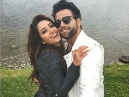 Pavitra Rishta Love Birds Asha Negi & Rithvik Dhanjani Holidaying In Switzerland! (PICS)