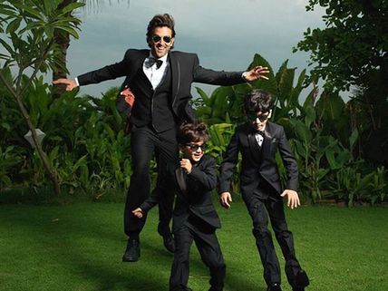 Hrithik Roshan's New Picture With His Kids Can Give 'Men In Black' A Complex!
