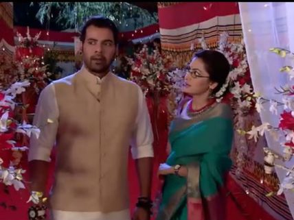 Kumkum Bhagya Spoiler: Dussehra Drama – Abhi To Save Pragya!