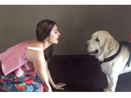 Anushka Sharma Sings 'Bulleya' To Her 'Dude' & His Reaction Is Priceless!