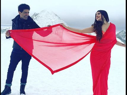 OOPS! Manish Malhotra Is Miffed With Anushka Sharma & Posts A Sarcastic Comment About Her..