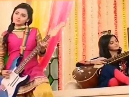 Swaragini To Take 6-Month Leap; Swara & Ragini Undergo Makeover; Lakshya Goes Missing! (PICS)