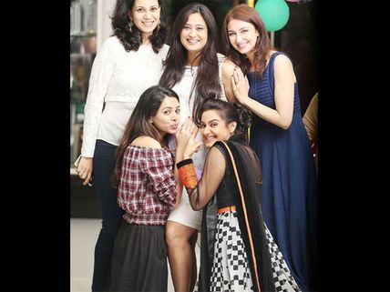 Mom-to-be Shweta Tiwari Is Glowing In Her Baby Shower Pictures!