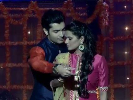 Kasam SPOILER ALERT: Malaika's Hidden Intentions Revealed; Finally, Rishi & Tanuja To Get Married?