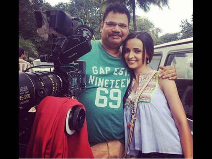 Is This Sanaya Irani’s New Look From Her Show Meenu Mausi?