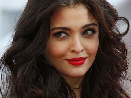 Here's Why Aishwarya Rai Bachchan Does Not Want To Join The Social Media