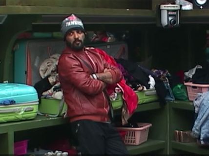 Bigg Boss 10: Manu’s Love For Monalisa Is A Sheer Game And Nothing Else!