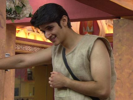 Bigg Boss 10: Rohan Mehra Becomes The Captain With 5 Votes!