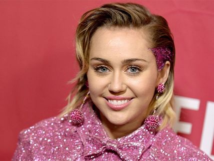 Legalisation Of Marijuana In California Makes Miley Cyrus Happy 