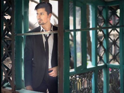 Internet Sensation Sumeet Vyas Aka Mikesh Choudhary Wants This Actress As His Permanent Roommate!