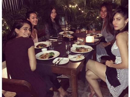 Thanksgiving Special! Lisa Haydon Parties With Her Sisters & Girlfriends!