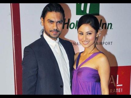 Bigg Boss 10: Mouni Roy Refuses To Enter The Bigg Boss House Because Of Gaurav Chopra!