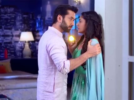 Ishqbaaz SPOILER ALERT: Shivaay To Save Anika; A Hurt Anika Refuses To Forgive Shivaay!
