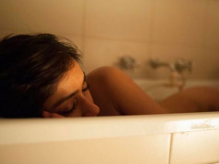 OH MY MY! Ileana D'Cruz Posts Her Bathtub Picture Clicked By Her Boyfriend! 