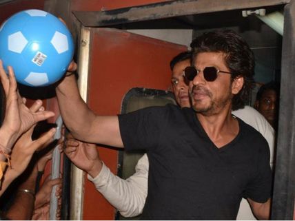 It’s Extremely Unfortunate: Shahrukh Khan On Vadodara Incident!