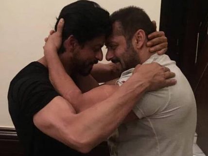 Shahrukh Khan Says None Of The Actors Including Him Can Compete With Salman Khan At The Box Office!