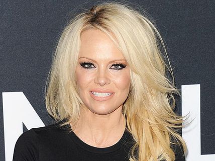 This Is Why Pamela Anderson Wishes To Relocate To Europe