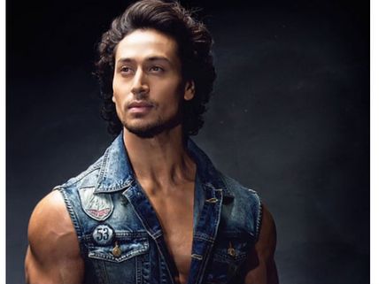 Shaolin Soccer Action Director Tony Ching To Train Tiger Shroff For Baaghi 2!
