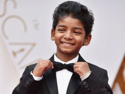Sunny Pawar Steals The Oscar Show With 'Lion King' Live Performance 