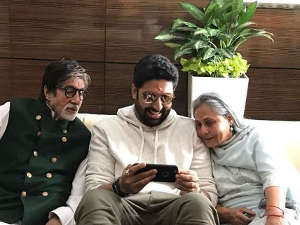 An Inside Picture From Jalsa: Abhishek Bachchan Poses With Jaya Bachchan & Amitabh Bachchan!