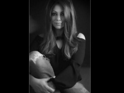 DAMN HOT PICTURES: SRK's Wife Gauri Khan Looks Bewitching, Spotted At An Event In Mumbai! 