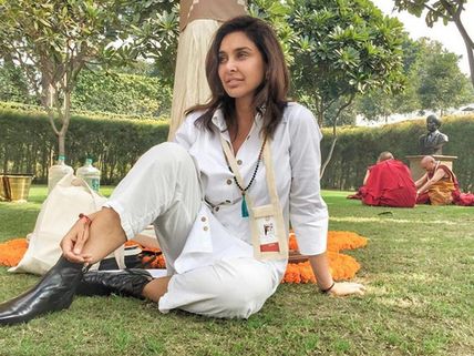 Lisa Ray Attends A Private Teaching With His Holiness Dalai Lama!