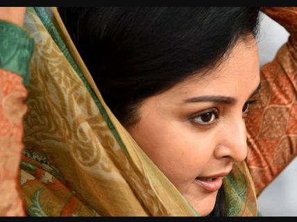 WOW! Manju Warrier Bags Kamal's Aami