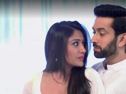 Ishqbaaz Actor Nakuul Mehta Talks About His Crackling Chemistry With Co-star Surbhi Chandna!