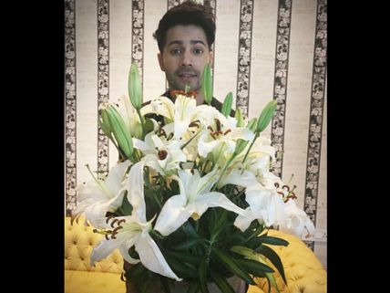 Awww! Varun Dhawan Gets Flowers For Alia Bhatt On Valentine’s Day