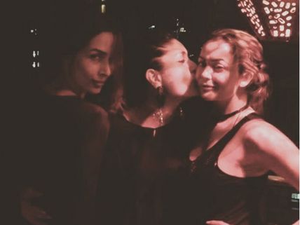 Pictures! Malaika, Kareena & Amrita’s Cute Antics Will Win You Over
