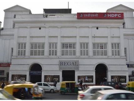 Rishi Kapoor Gets Nostalgic After Iconic Regal Theatre Shuts Down!