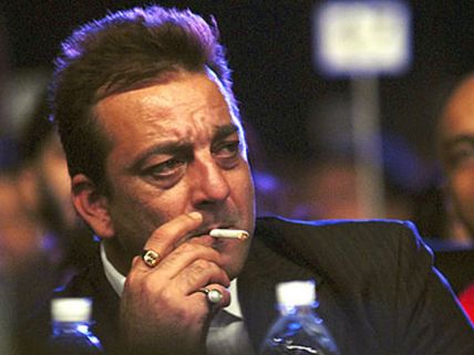 Sanjay Dutt Injured! Suffers From A Hairline Fracture On His Ribcage While Filming For Bhoomi!