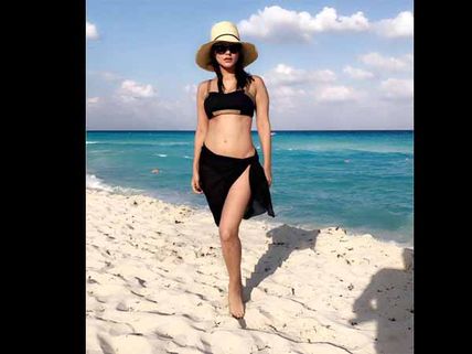 Queen Of Sultriness! Sunny Leone Looks Piping Hot In A Beachwear; Spotted At Cancun Beach [Pictures]