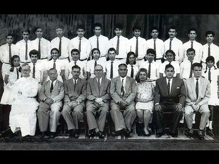Can You Guess Where Vinod Khanna Is In This School Group Picture?